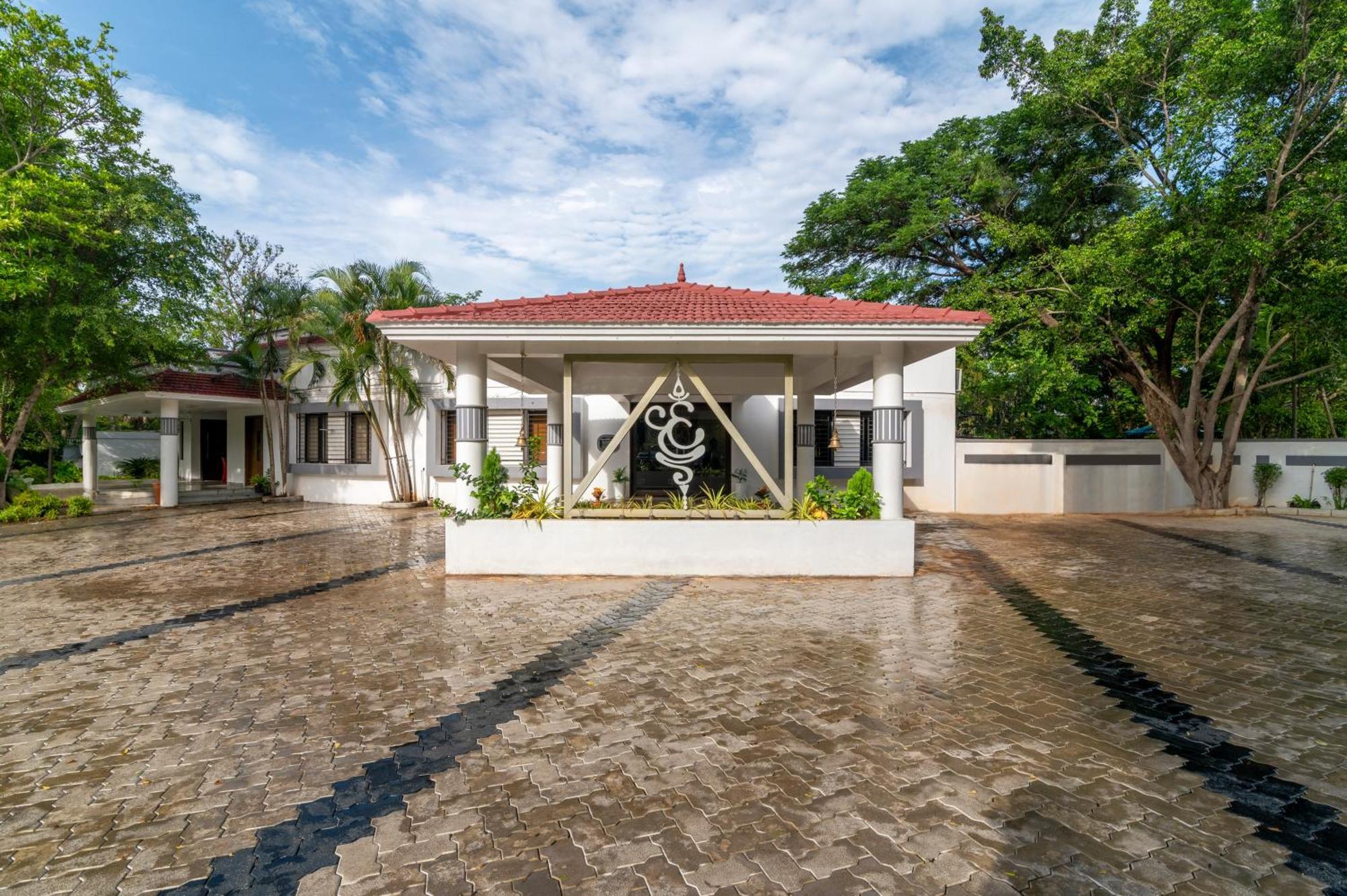 Sterling Arunai Anantha - Tiruvannamalai, Bagian luar foto