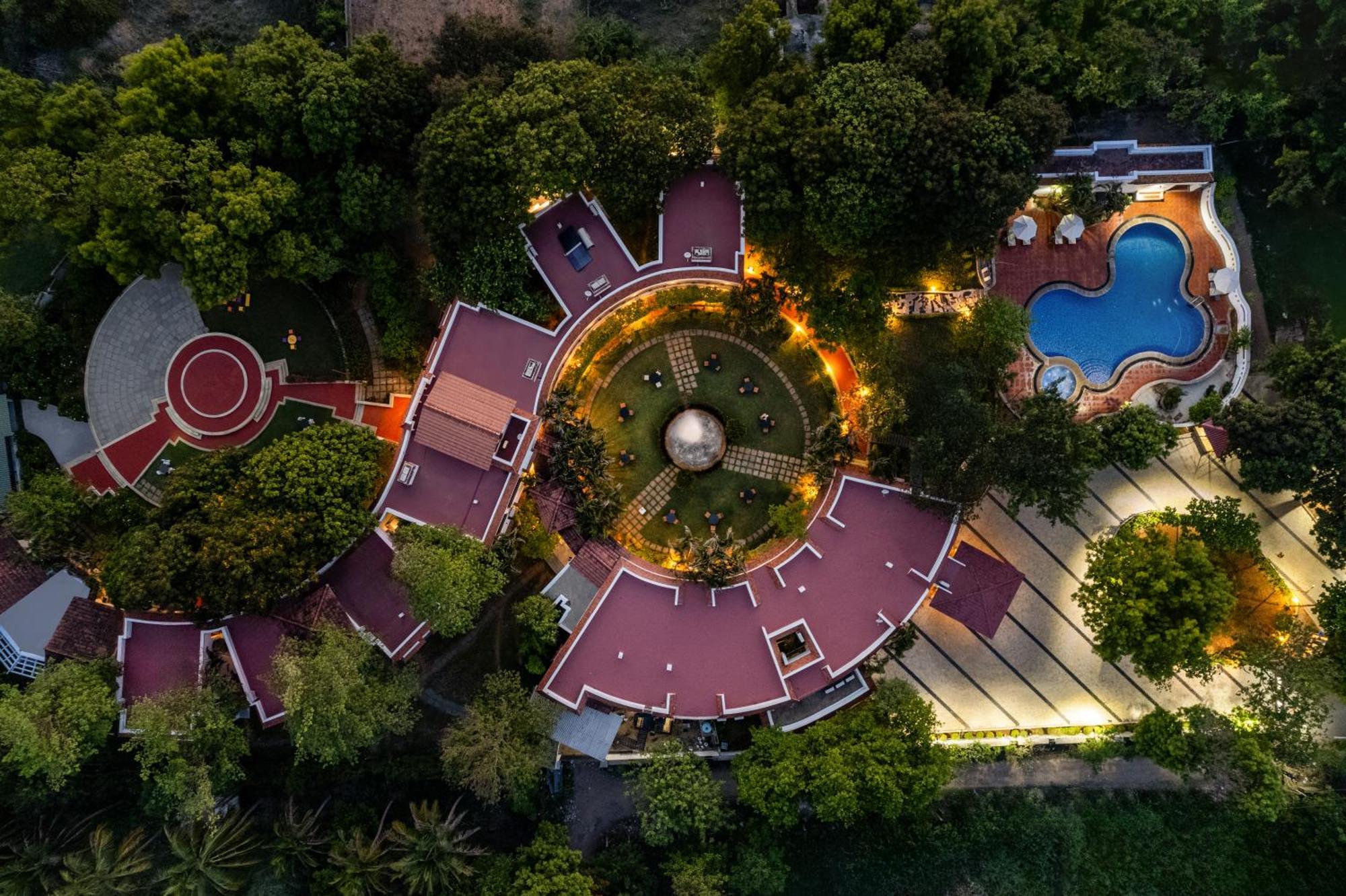 Sterling Arunai Anantha - Tiruvannamalai, Bagian luar foto
