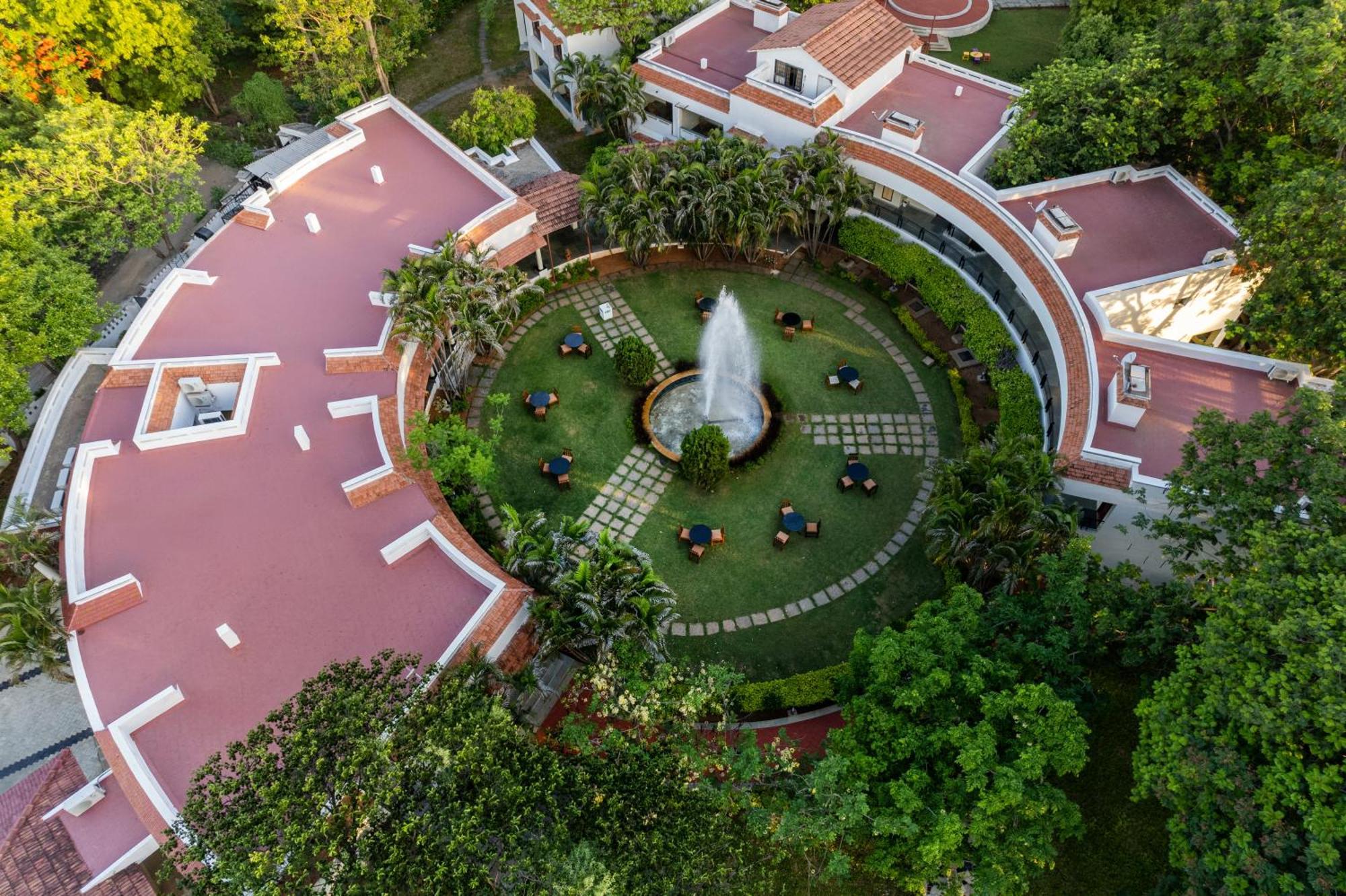 Sterling Arunai Anantha - Tiruvannamalai, Bagian luar foto